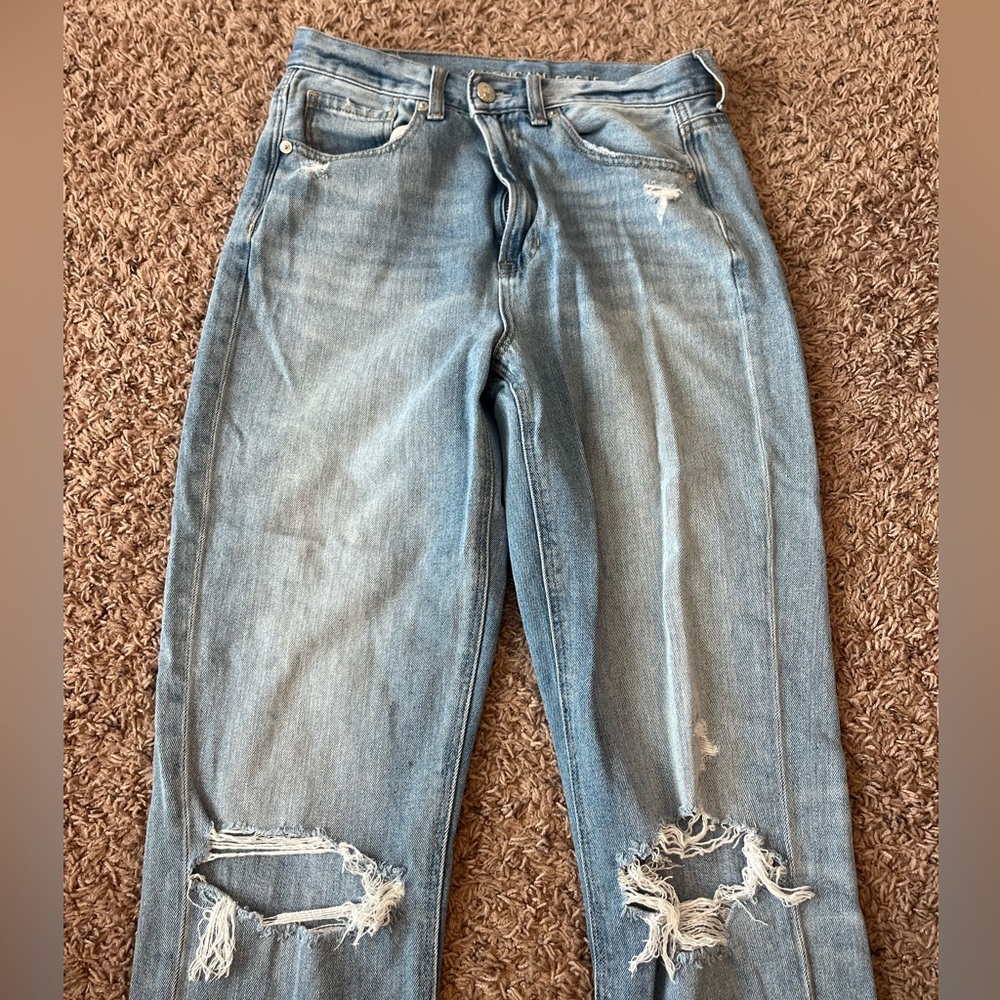 American Eagle High rise mom jeans